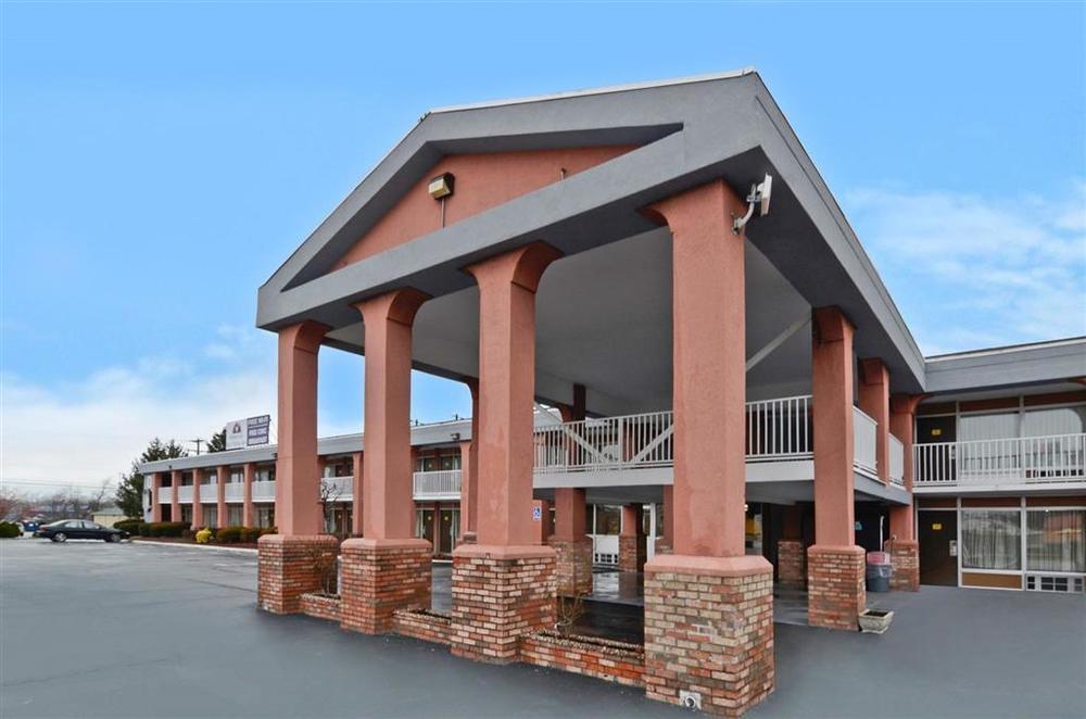 Red Roof Inn בראה מראה חיצוני תמונה
