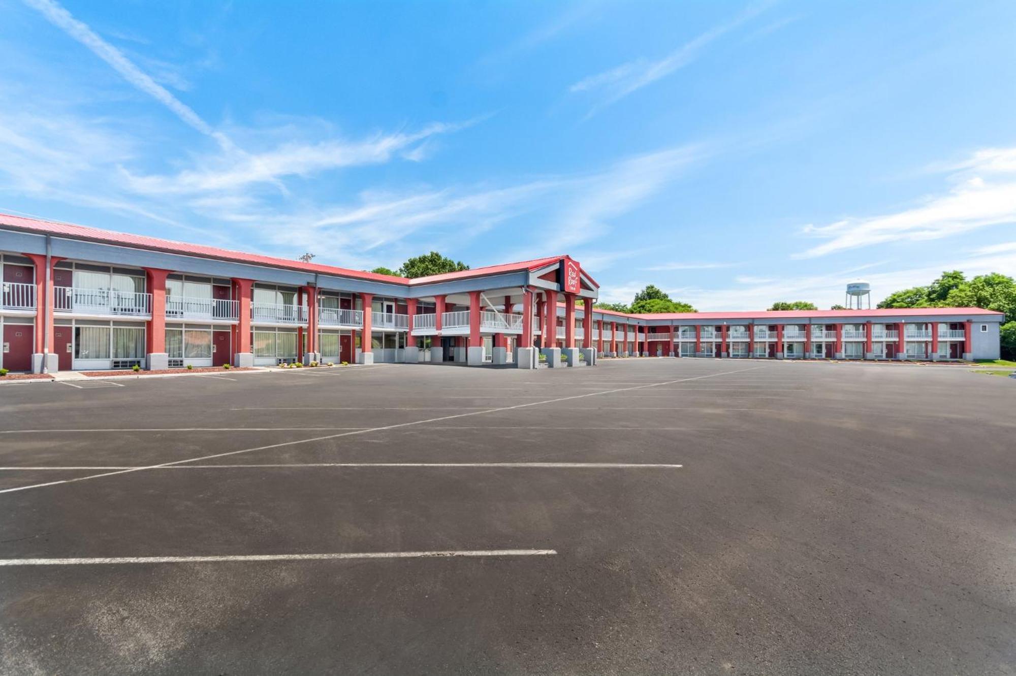 Red Roof Inn בראה מראה חיצוני תמונה