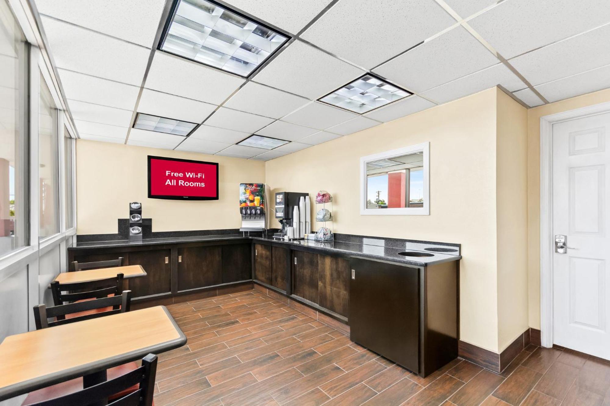 Red Roof Inn בראה מראה חיצוני תמונה