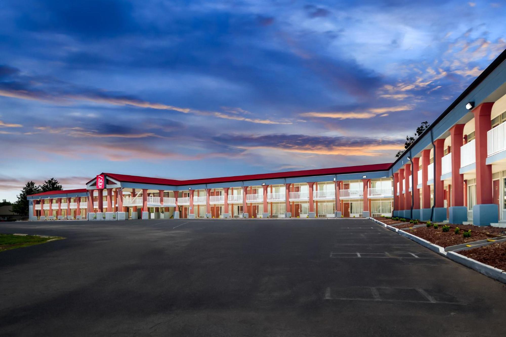 Red Roof Inn בראה מראה חיצוני תמונה