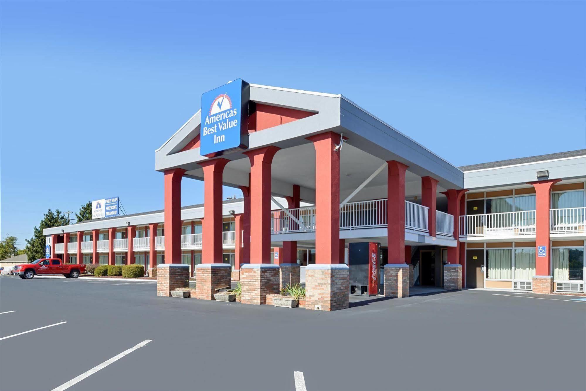 Red Roof Inn בראה מראה חיצוני תמונה
