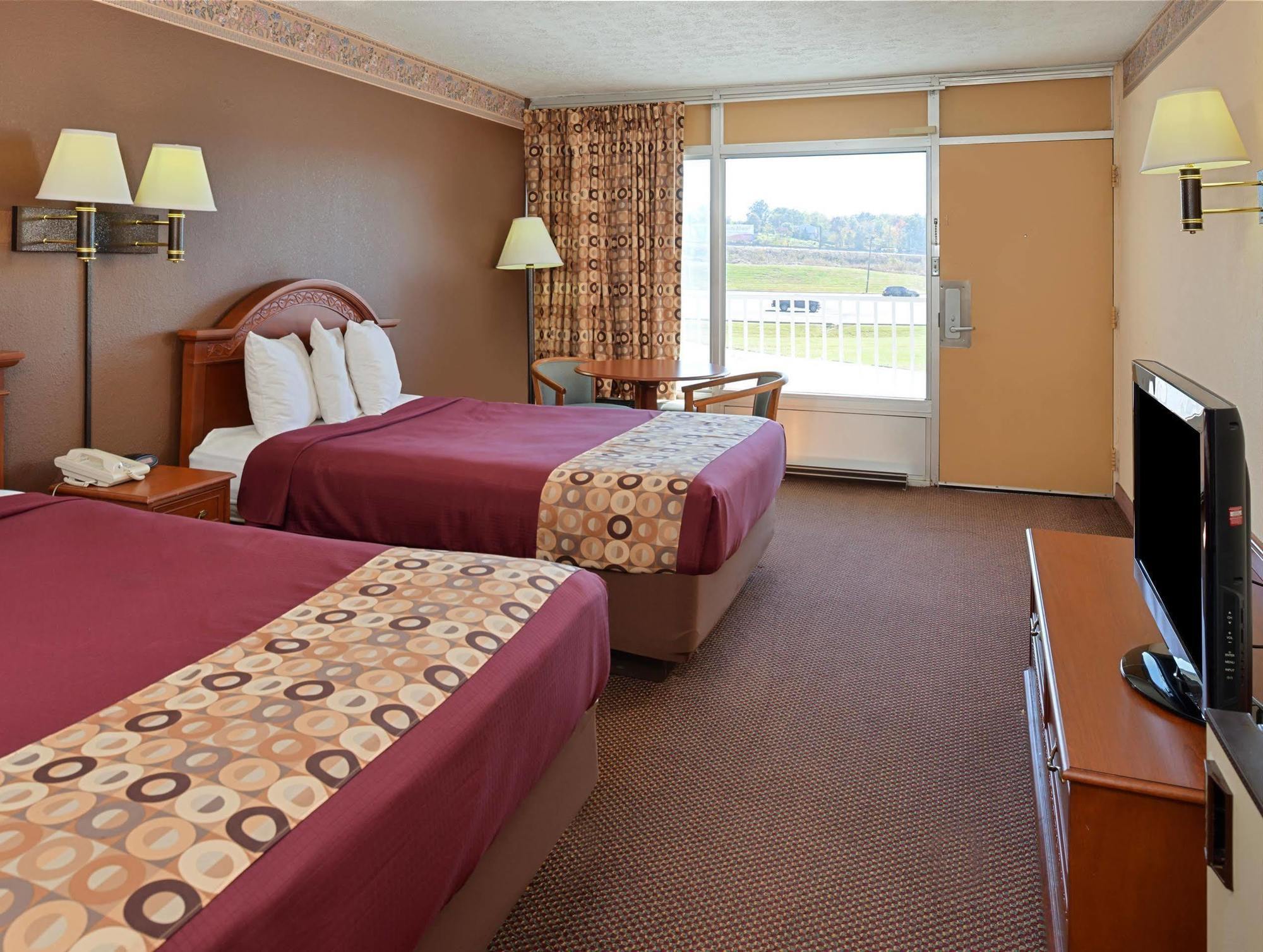 Red Roof Inn בראה מראה חיצוני תמונה